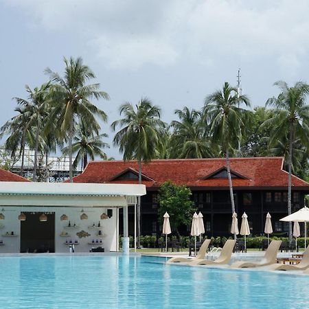 Pelangi Beach Resort & Spa, Langkawi Exterior foto The swimming pool at the resort