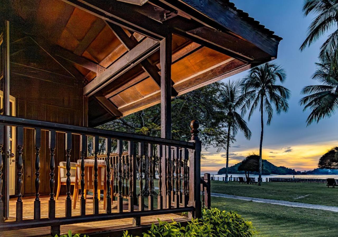 Pelangi Beach Resort & Spa, Langkawi Exterior foto Sunset at the resort