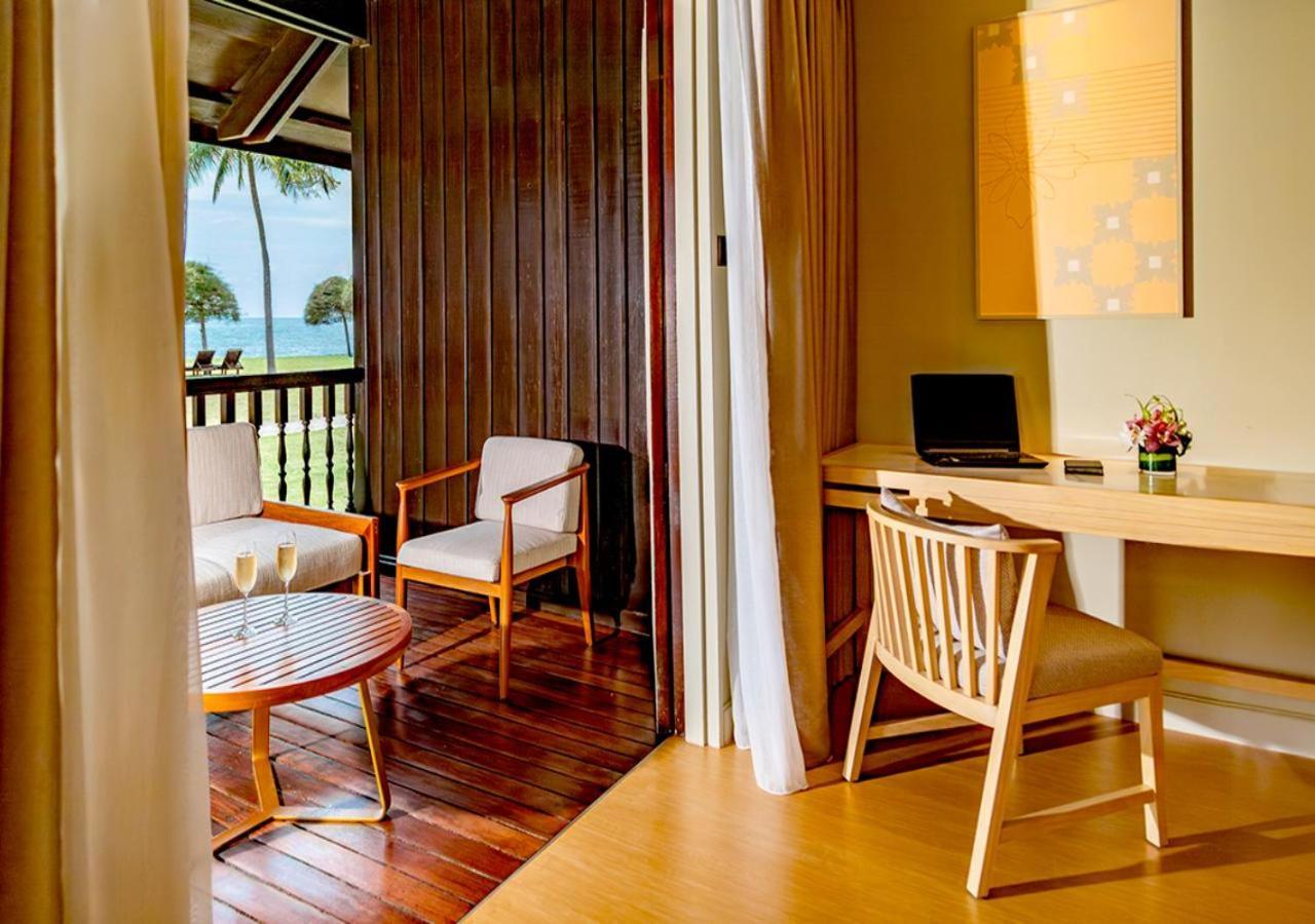 Pelangi Beach Resort & Spa, Langkawi Exterior foto A room at the resort