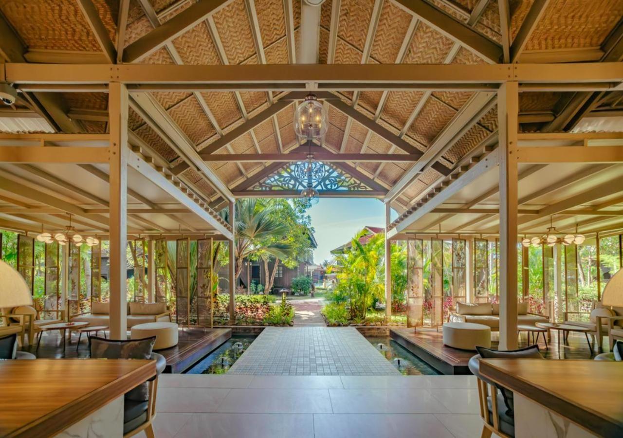 Pelangi Beach Resort & Spa, Langkawi Exterior foto The interior of the hotel