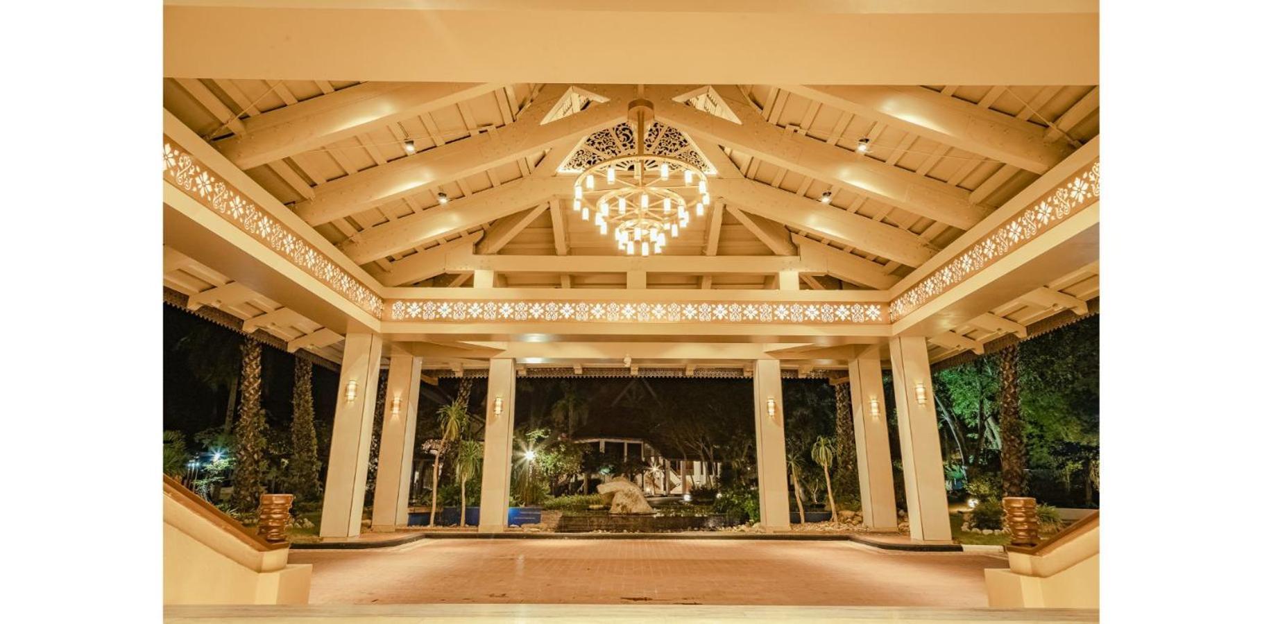 Pelangi Beach Resort & Spa, Langkawi Exterior foto The lobby of the Royal Thai Suite