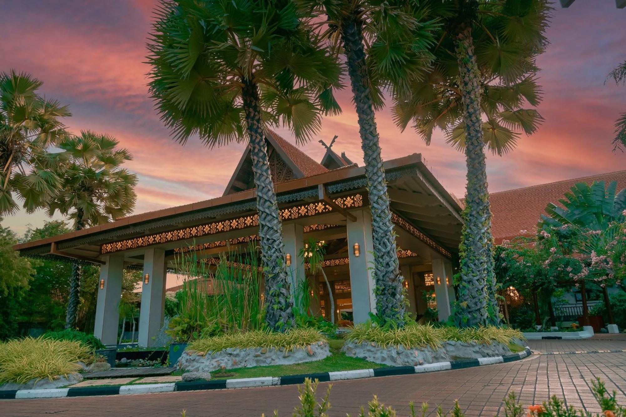 Pelangi Beach Resort & Spa, Langkawi Exterior foto The Royal Thai Police Museum