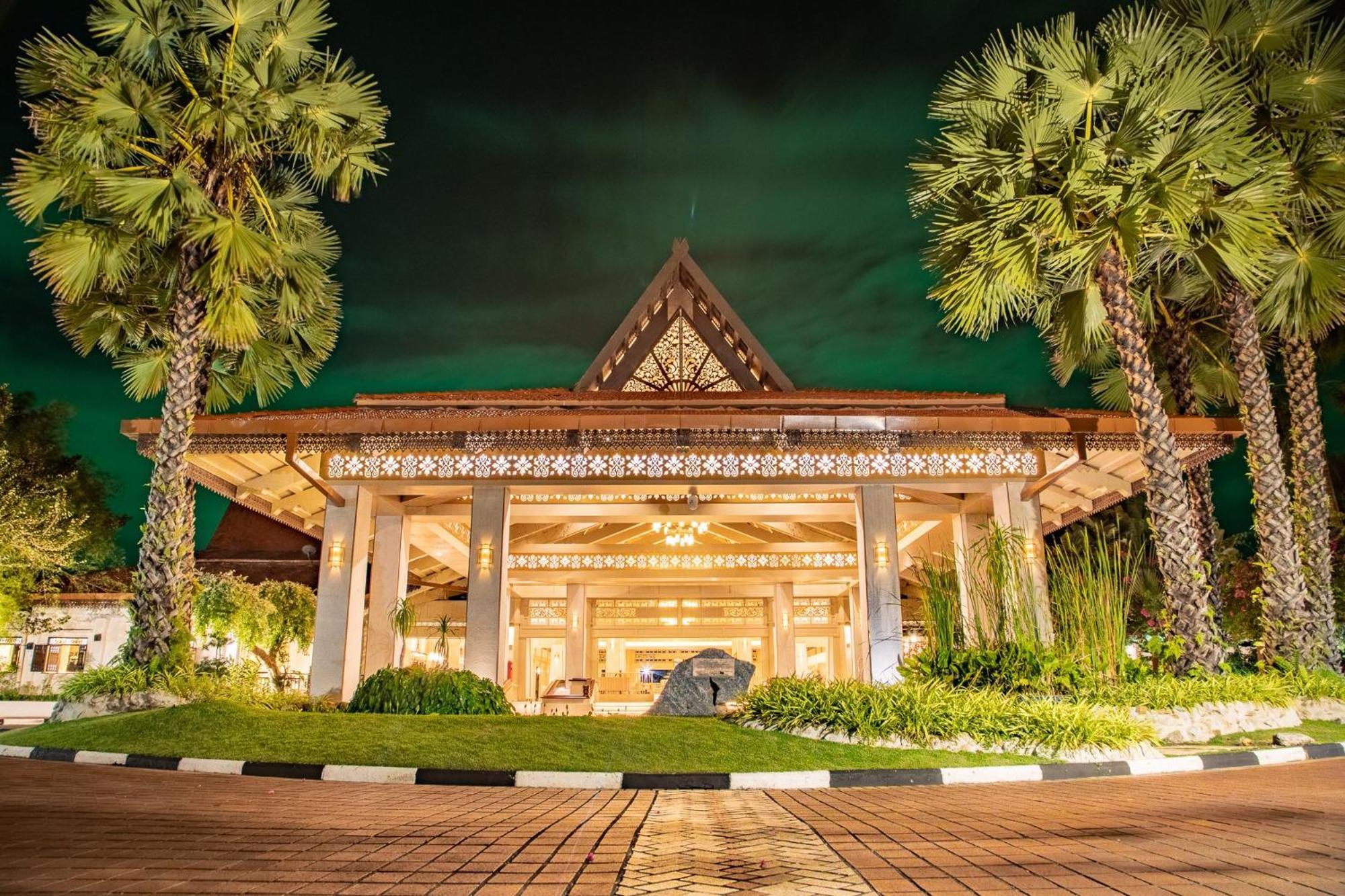 Pelangi Beach Resort & Spa, Langkawi Exterior foto The Royal Thai Hotel