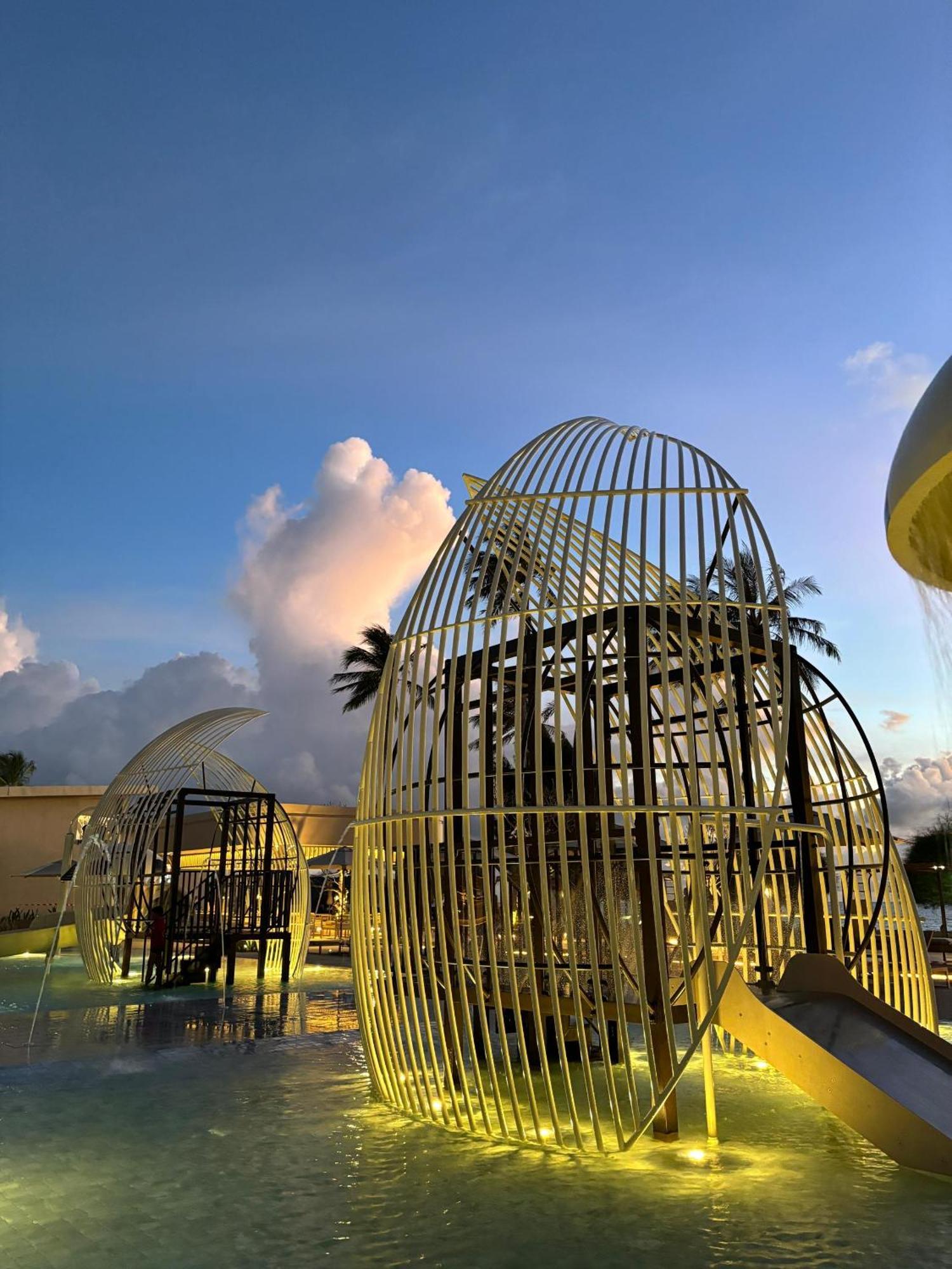 Pelangi Beach Resort & Spa, Langkawi Exterior foto The birdcage at the resort